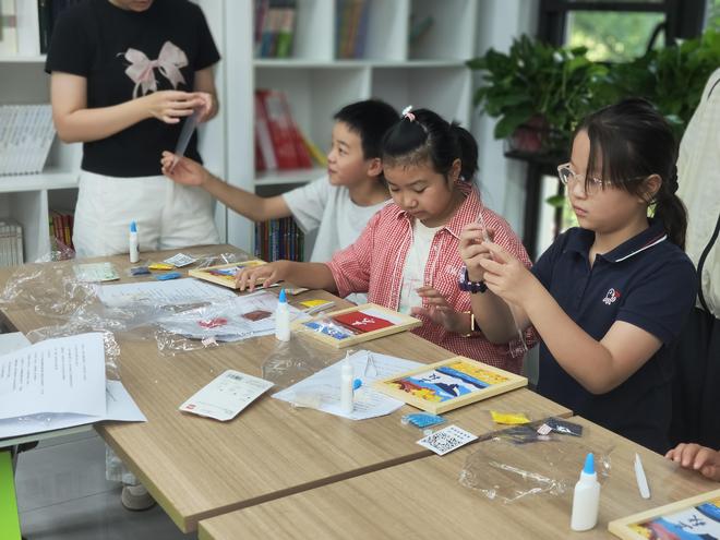 寒山社区关工委：巧手贴节气 种子绘时光