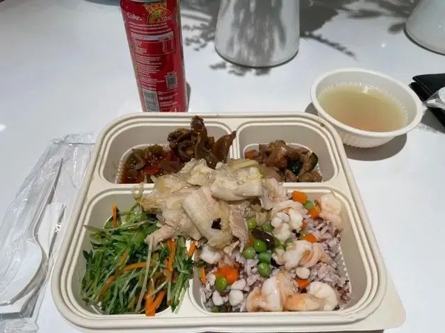 字节跳动上百名员工食物中毒宣判！云海肴被罚3.9万元，案发第二天店内发现超10只活蟑螂