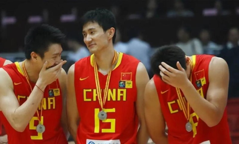 中国男篮当年“偷笑门”真相还原：18分惨败伊朗背后的耻辱与自嘲！