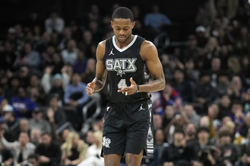 NBA：勇士拒绝送走两人，恩比德情况更新，马刺送顶薪续约