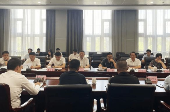 何坚刚副市长召开房地产企业座谈会