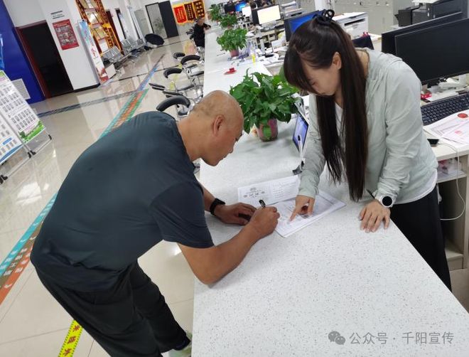 千阳县行政审批服务局帮办代办暖民心 服务企业零距离