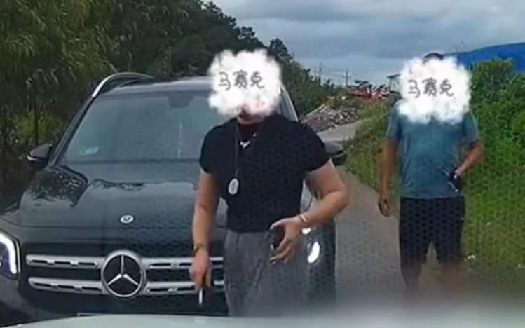 律师分析：“亮证姐”到底踩了多少法律红线？